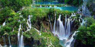 Ekowisata Taman Nasional Plitvice Lakes Alami di Kroasia